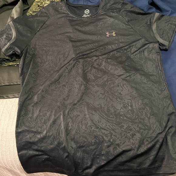 NWOT UNDER ARMOUR Running clothes (lot) if interested in a piece, will sell sep. - Picture 4 of 10